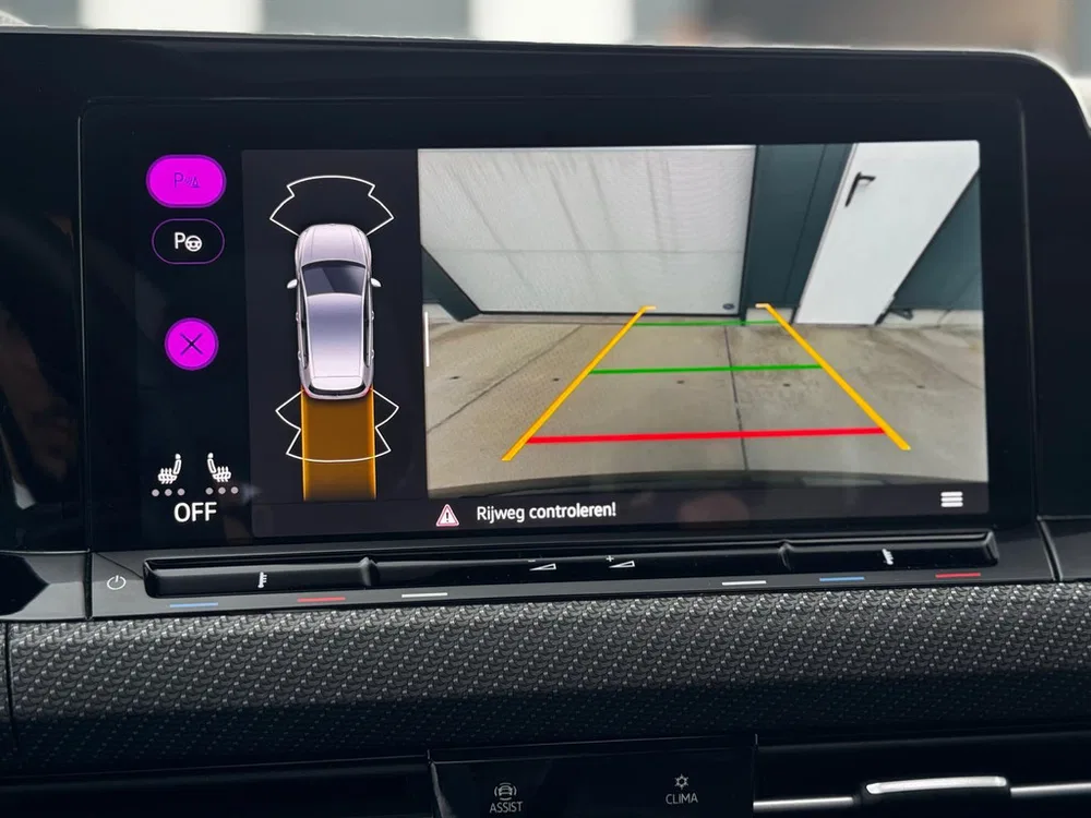 Volkswagen Golf 1.5 eTSI R-Line Pano l Matrix l Ambient l uit 2023, foto 17