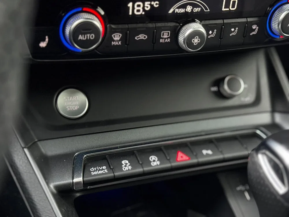 Audi Q3 40 TFSI Quattro S-line Pano l Leder l Ambi uit 2020, foto 20
