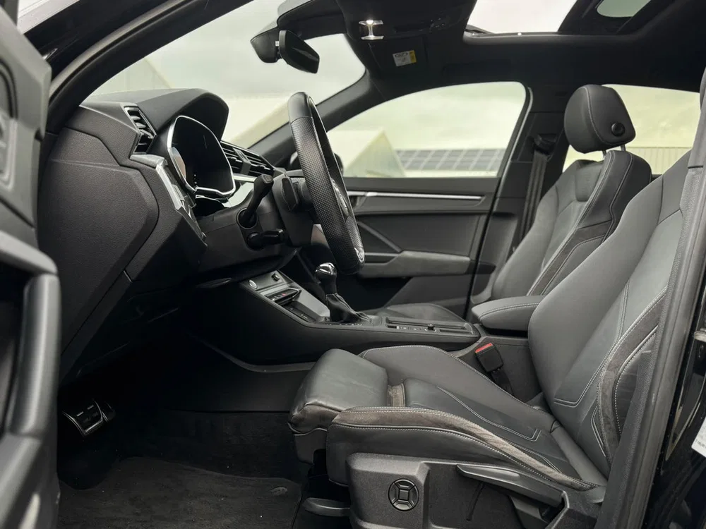 Audi Q3 40 TFSI Quattro S-line Pano l Leder l Ambi uit 2020, foto 8