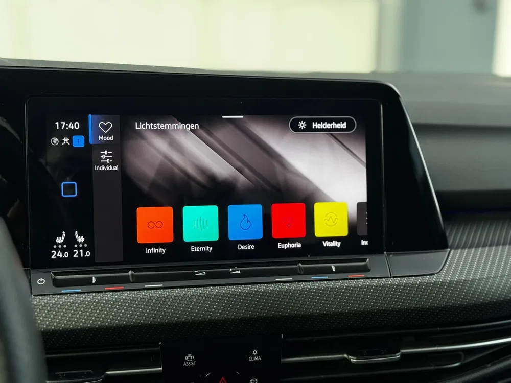 Volkswagen Golf 2.0 TSI 4Motion Performance R Akra l Pano uit 2022, foto 15
