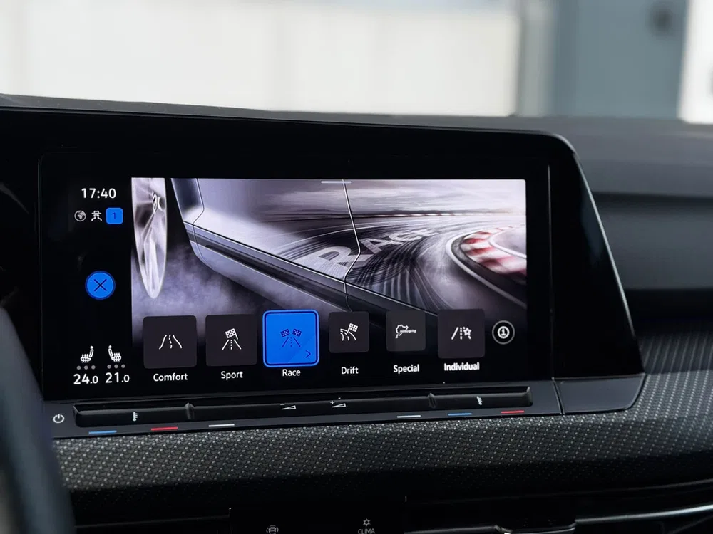 Volkswagen Golf 2.0 TSI 4Motion Performance R Akra l Pano uit 2022, foto 19