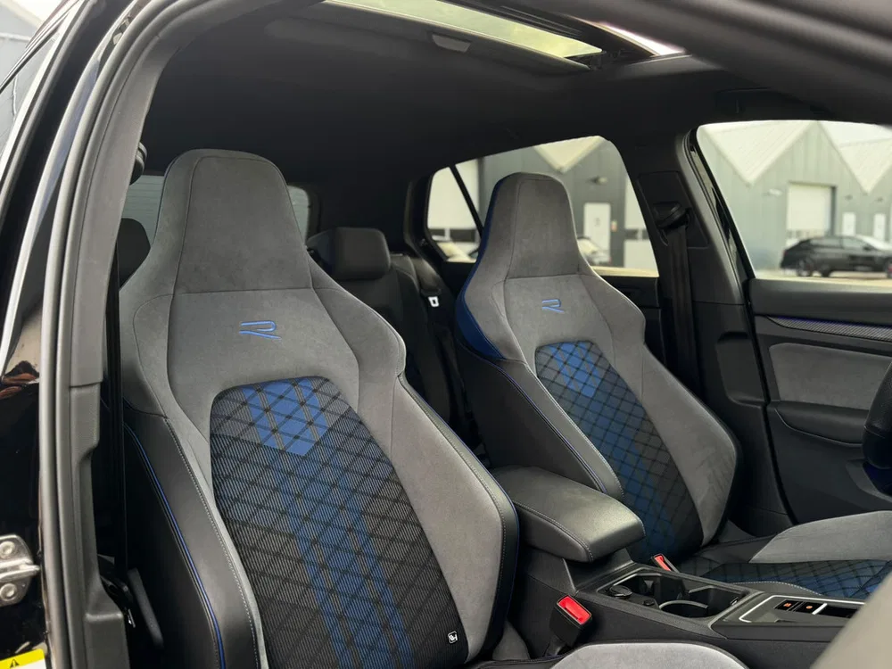 Volkswagen Golf 2.0 TSI 4Motion Performance R Akra l Pano uit 2022, foto 20