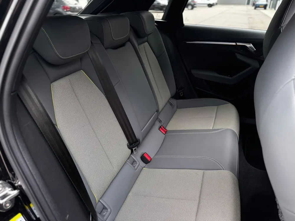 Audi A3 Limousine 35 TFSI S-Line Pano l Matrix l S uit 2022, foto 10