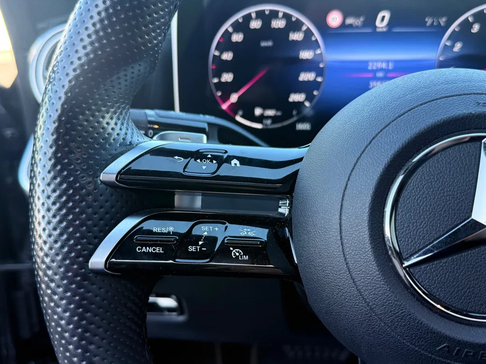 Mercedes-Benz C-Klasse 300 4MATIC AMG Line Pano l Ambient l Memor uit 2022, foto 13