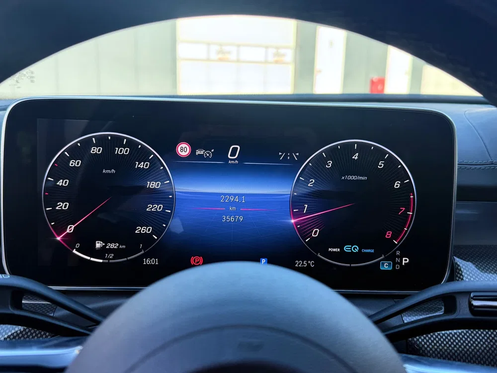 Mercedes-Benz C-Klasse 300 4MATIC AMG Line Pano l Ambient l Memor uit 2022, foto 15