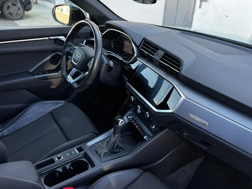 Audi Q3 45 TFSI Quattro Sportback Pano l Side Assi uit 2020, foto 13