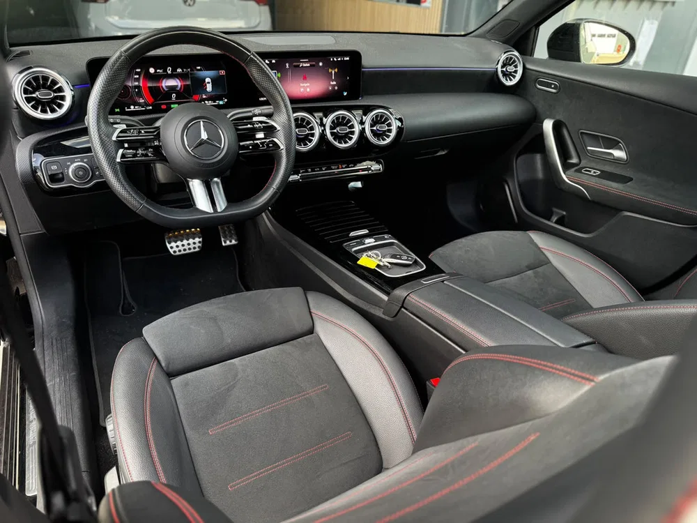Mercedes-Benz A-Klasse 250 e Star AMG Line Plus Pano l 360 Camera uit 2024, foto 12
