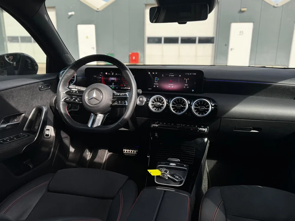 Mercedes-Benz A-Klasse 250 e Star AMG Line Plus Pano l 360 Camera uit 2024, foto 13