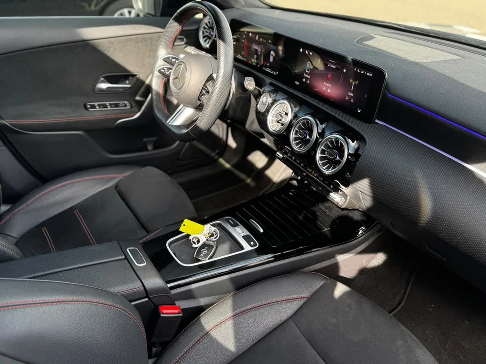 Mercedes-Benz A-Klasse 250 e Star AMG Line Plus Pano l 360 Camera uit 2024, foto 15