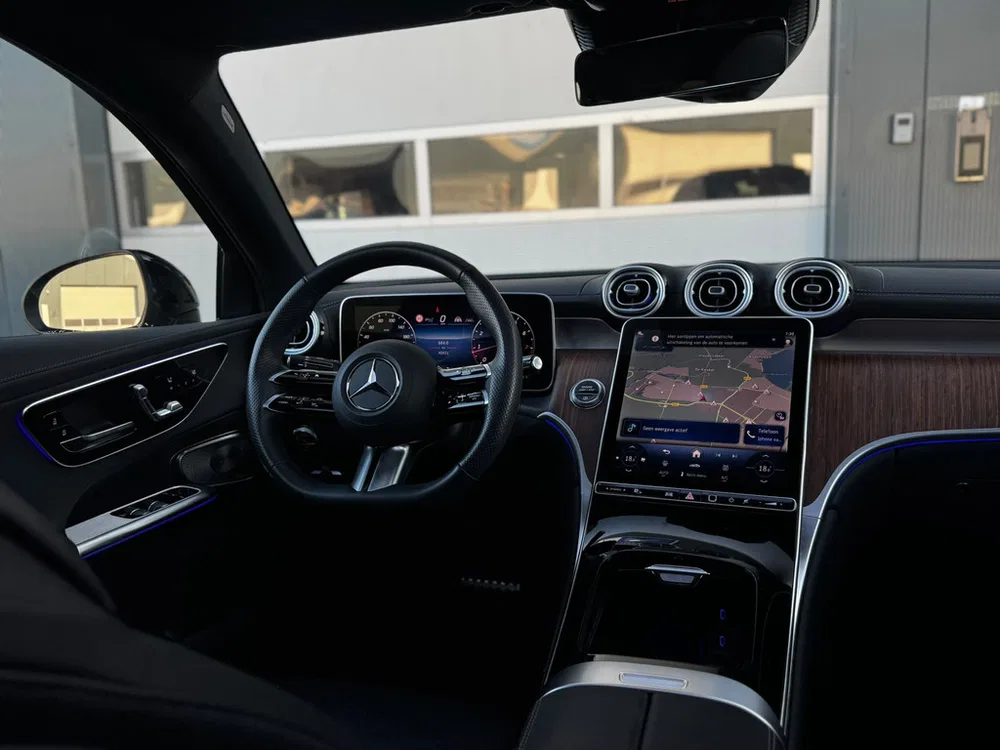 Mercedes-Benz GLC 300 4MATIC AMG Line l Pano l Side Assist l uit 2024, foto 11