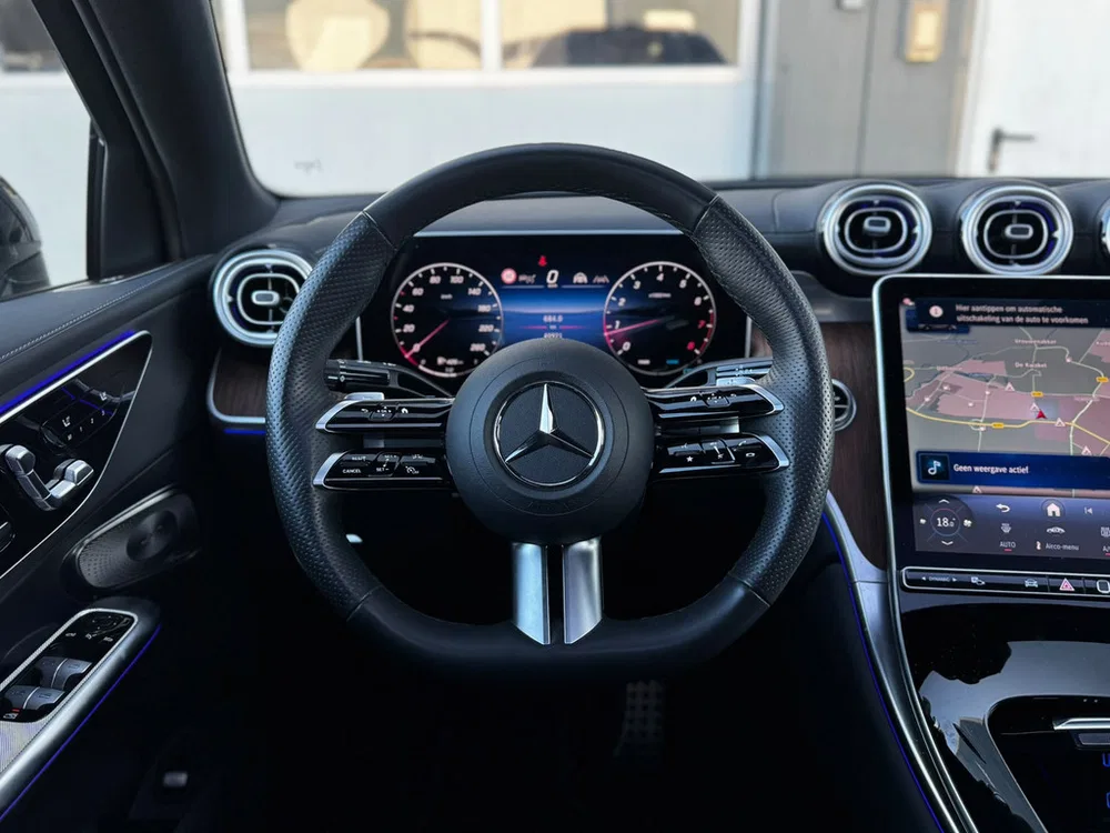 Mercedes-Benz GLC 300 4MATIC AMG Line l Pano l Side Assist l uit 2024, foto 12