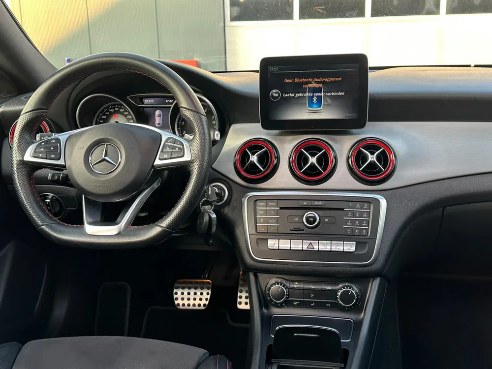 Mercedes-Benz CLA 250 Sport 4MATIC AMG Pano l Camera l Alarm uit 2016, foto 12